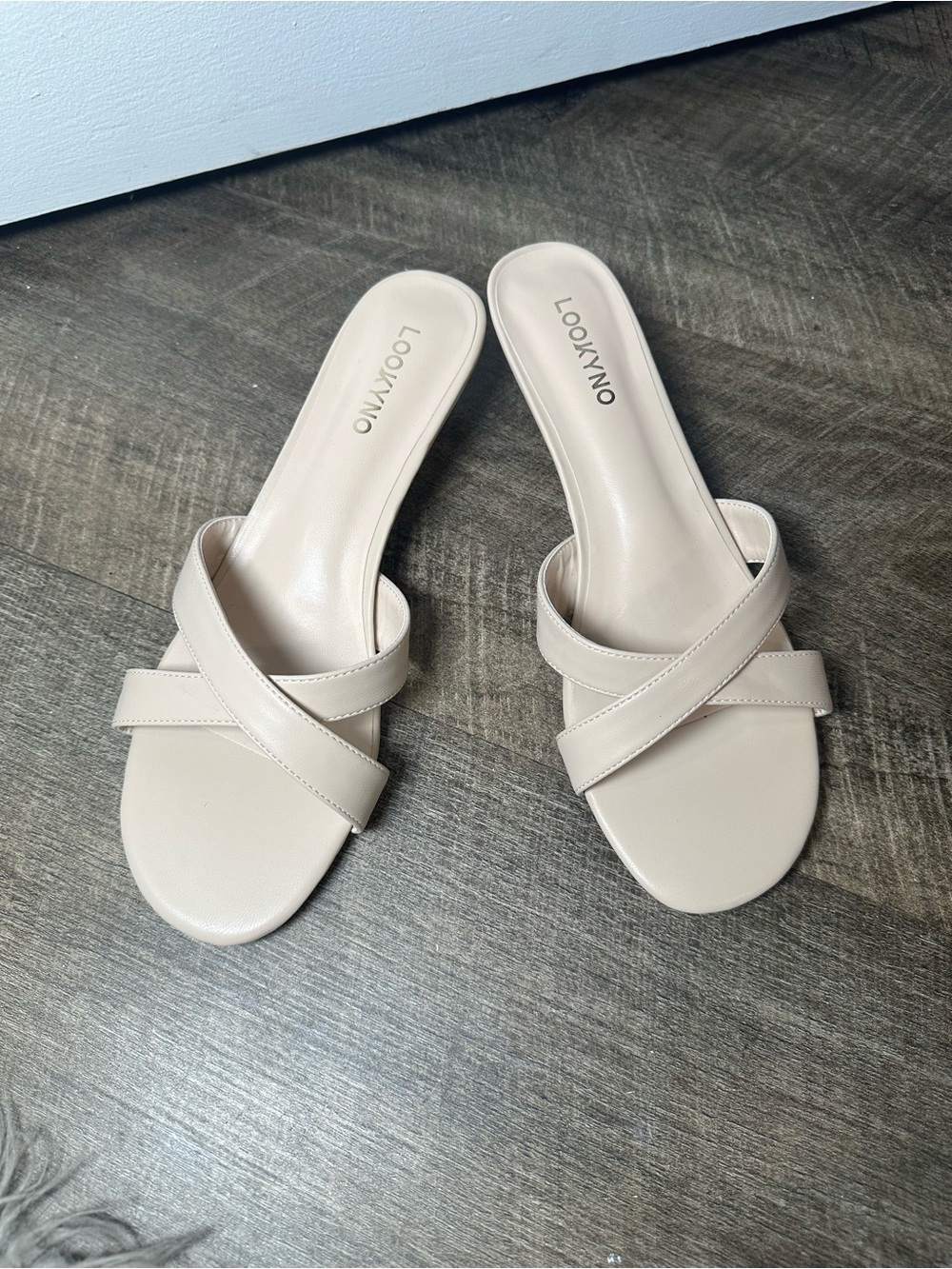 LOOKY NO Women’s Cream Criss Cross Slide Sandals Size 38 Low Block Heel